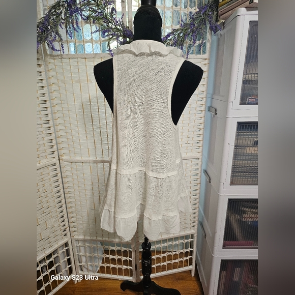Free People White Burnout Linen Blend Raw Edge Ruffled Tiered Low V Tank Top - Picture 5 of 7